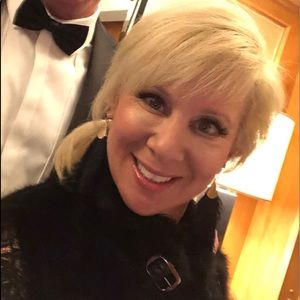 Meet your Posher, Leslie